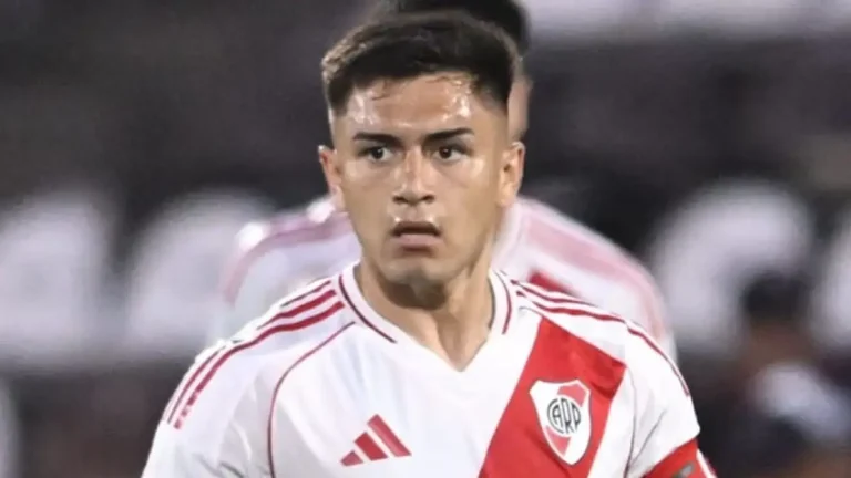 Elián Giménez River Plate